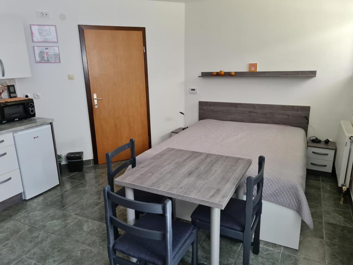 Apartma Jutersek 2+2 Libelice Exterior photo